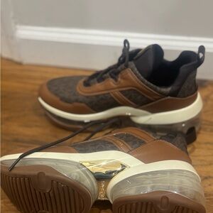 Stylish Brown Men's Sneakers